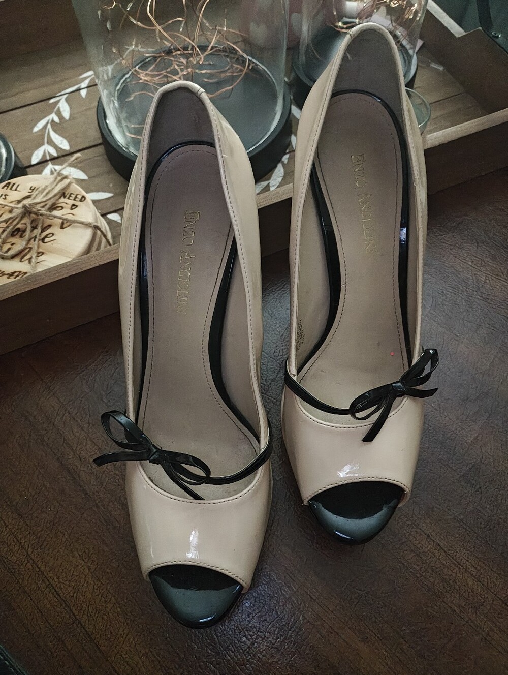 Enzo Angiolini Beige Patent Peep-Toe Pumps with Black Trim and Bow. Size 8